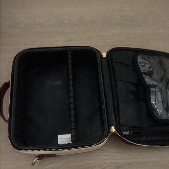 LACATTURA classic bee accent ivory leather makeup travel case bag - Picture 5 of 12